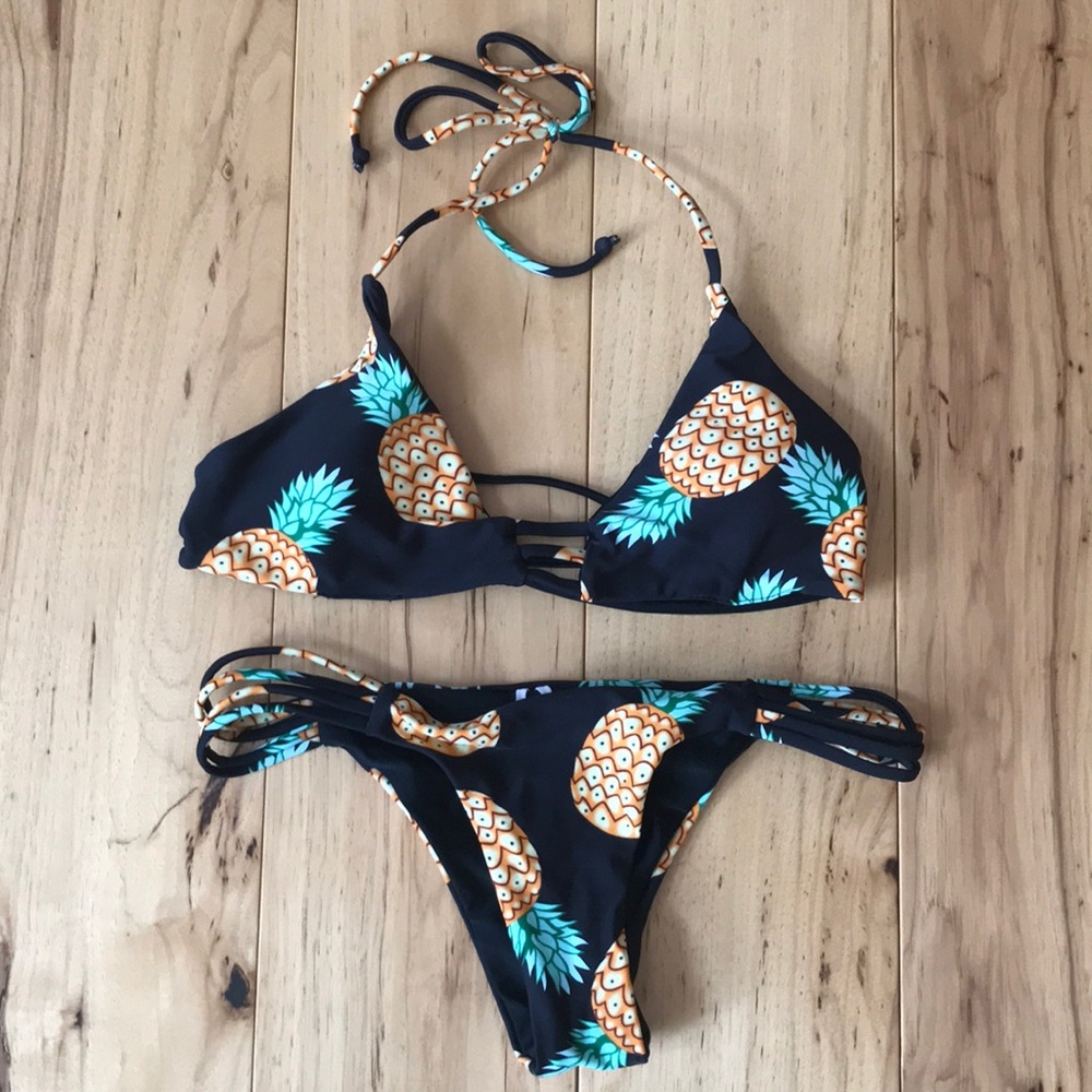 Cupshe Sweet Summer Pineapple Halter Bikini Set